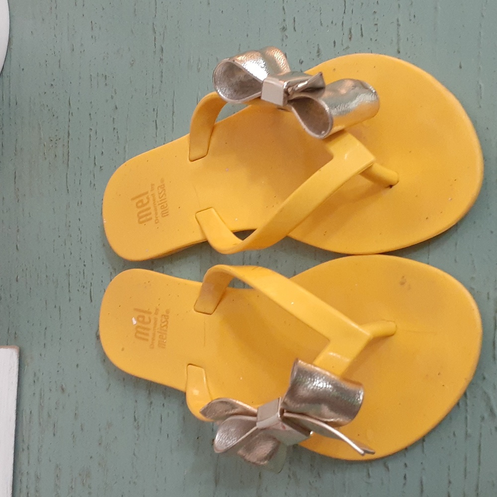 MELISSA SANDALS SZ 13 T